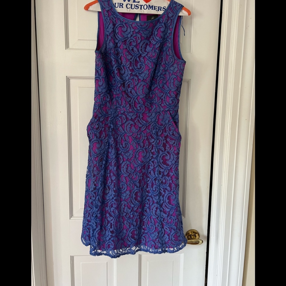 Pretty lace dress - gorgeous color !